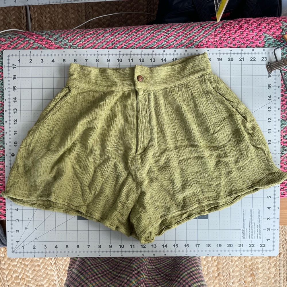 Savannah Morrow Peace Silk Veritas Shorts (S) - Picture 7 of 10